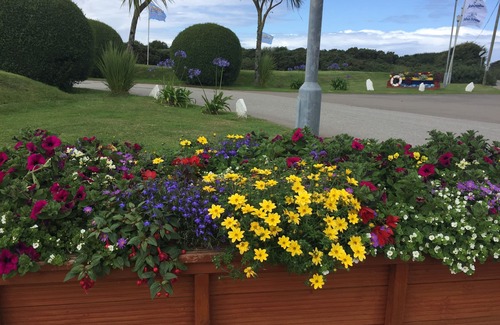 St. Agnes House | PERRANPORTH BUNGALOW - 3 Bedrooms - Communal Swimming, Tennis, Play Area, Bar