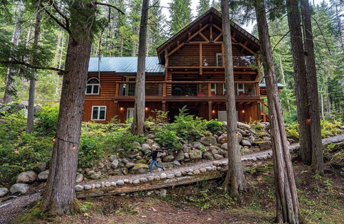 Malakwa Cabin | Perry River Lodge, a Riverside Retreat