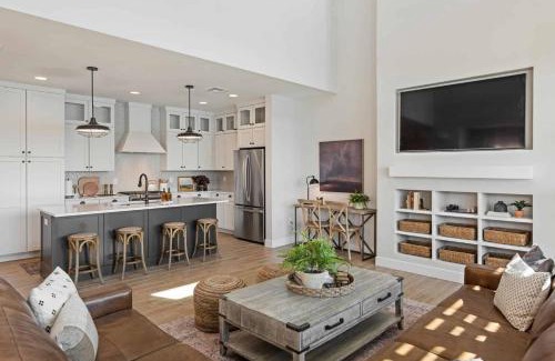 St. George House | Persian Bliss townhouse