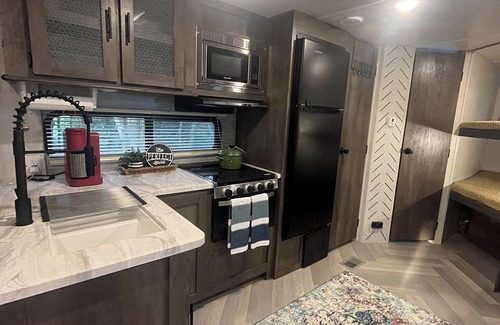 DeLand House | Personal Campsite: AC, inflatable Hot Tub, WiFi, Fire Pit, Outdoor Shower & BBQ