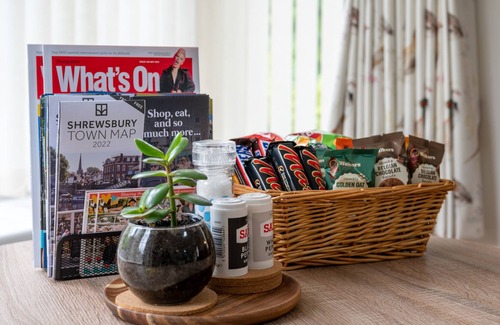 Shrewsbury Bed & Breakfast | Personal En-suite Room Located in a Lovely Area of Shrewsbury