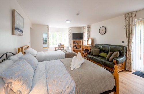 Shrewsbury Bed & Breakfast | Personal En-suite Room Located in a Lovely Area of Shrewsbury