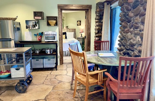 Uptown Sedona Apartment | PERSONAL OASIS! Private Spa + Walkable Everywhere!