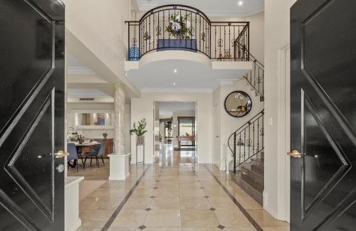Dianella House | Perth 2-Story, Views, BBQ & More