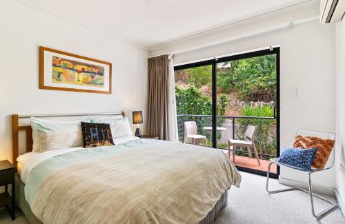 Perth Central Business District Apartment | Perth City Retreat - parking, pool, self contained