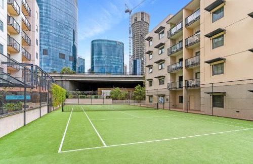 Perth Central Business District Apartment | Perth City Retreat - parking, pool, self contained