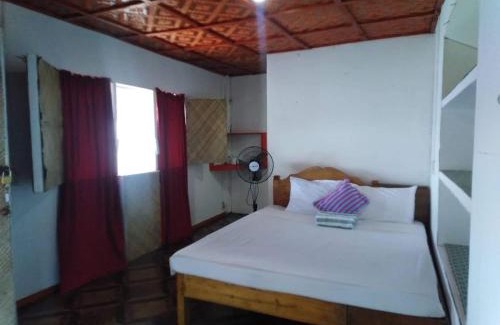Basdiot Resort | Pescador View - Beachfront & nearby the Ocean Hostels & Restaurant Moalboal