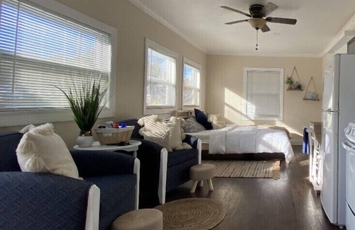 Seminole Apartment | Pesky Pelican Studio 3miles to the beach