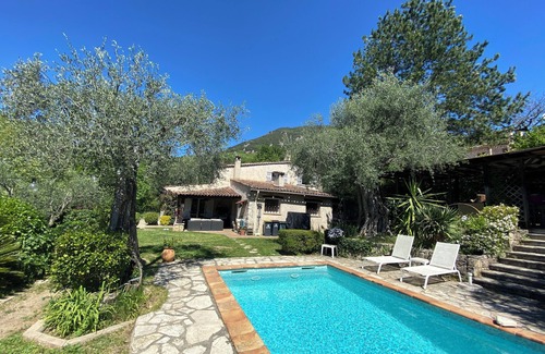 Tourrettes-sur-Loup Villa | Pet-friendly, private family home w/pool . Sleeps 6, 8 (w/sofa bed).