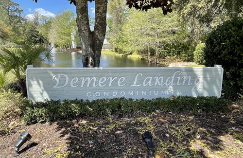 Demere Park House | Pet friendly townhome with garage and pool!