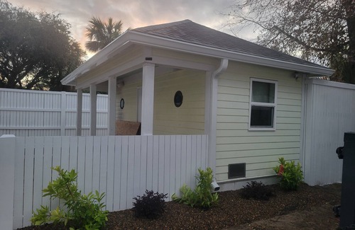 Palmetto Dunes Apartment | Pet Friendly! 2/2 Sleeps 6,Just steps to the Beach & Back River