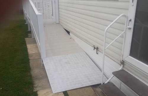 Colchester House | Pet friendly 2 bed caravan in coopers beach