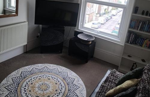 Ramsgate Apartment | Pet-Friendly 2-Bed Apt Sleeps 5 10 mins to Beach