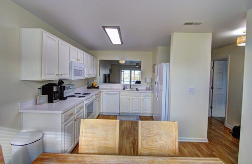 Ocean View Condo | Pet Friendly, 2 Kayaks, 2 SUPS, Pool, Kids' Pool, Free* Golf & Activities, 10 Mins to Beach, 1st Fl.