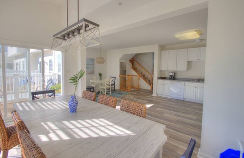 Ocean View House | Pet Friendly (~20lb), 4 BD Townhome, 10 Min to Beach, Near Pool, Tennis, Kayak, and Free Activities!