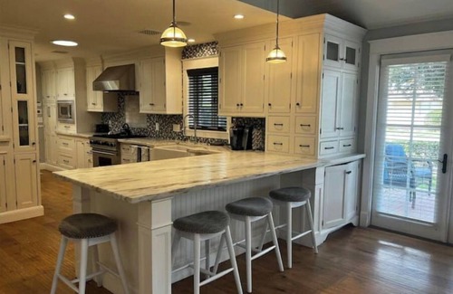 Maple-Ash House | Pet-Friendly 2Bed/2Bath Modern Farmhouse with Steam Shower and High-End Kitchen
