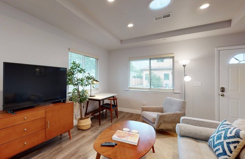 San Tomas House | Pet-Friendly 2BR ADU in Campbell Near Parks