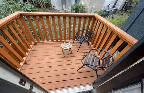 Bouldin House | Pet Friendly 2BR Near DT Austin with Parking!