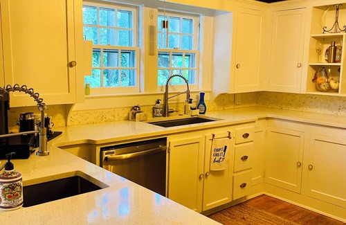 High Point House | Pet Friendly 3 bedroom historic home in the heart of High Point