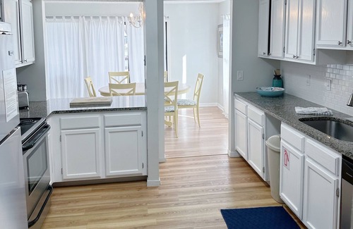 Gulf Shores Condo | Pet Friendly 3 BR Condo across from beach!