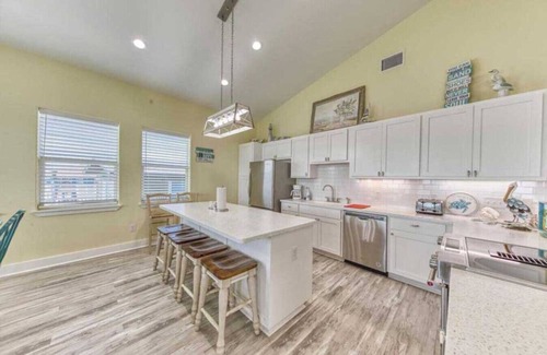 Rockport House | Pet Friendly 4/3.5 home on Copano Bay with private pier!