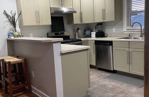 Ocracoke House | Pet Friendly 4 Bedroom Beach House that's close to everything