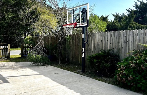 Ocracoke House | Pet Friendly 4 Bedroom Beach House that's close to everything