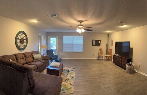 Navarre House | Pet Friendly 4BR home with Pool!