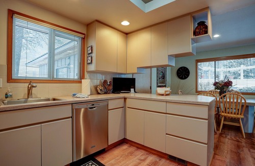Sunriver House | Pet-Friendly 6 Otter Home features Bikes to Explore Sunriver Village by RedAwning