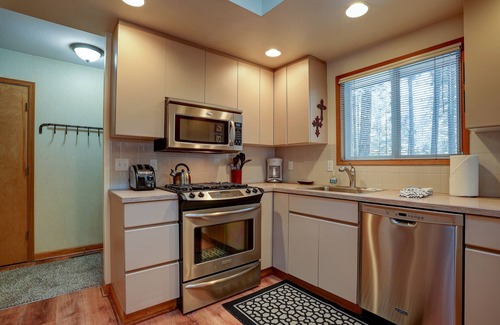 Sunriver House | Pet-Friendly 6 Otter Home features Bikes to Explore Sunriver Village by RedAwning