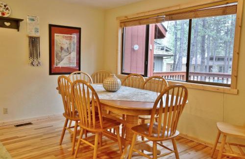 Overlook Park House | Pet Friendly 8 Leisure Home