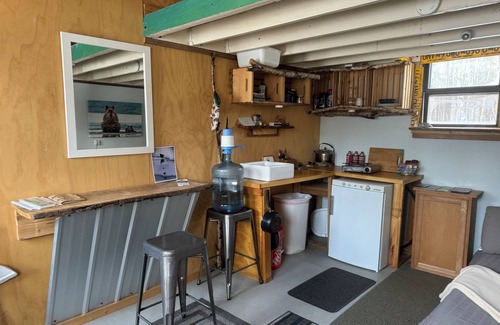 Willow Cabin | Pet friendly Alaska’s King Fisher Cabin 30 minutes from Talkeetna