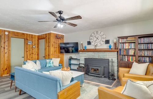 Alpine Cabin | Pet-Friendly Alpine Cabin w/ Gas Grill & Fireplace