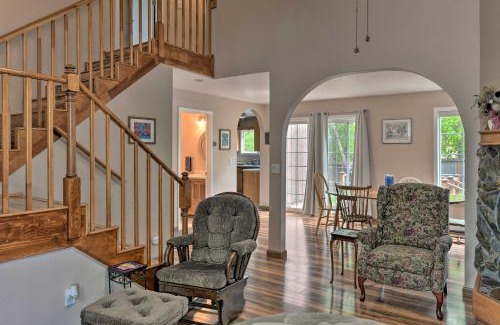 Sand Lake House | Pet Friendly Anchorage Retreat with Deck and Yard