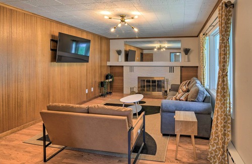 Downtown Anchorage Cottage | Pet-friendly Anchorage Gem: Walkable Location