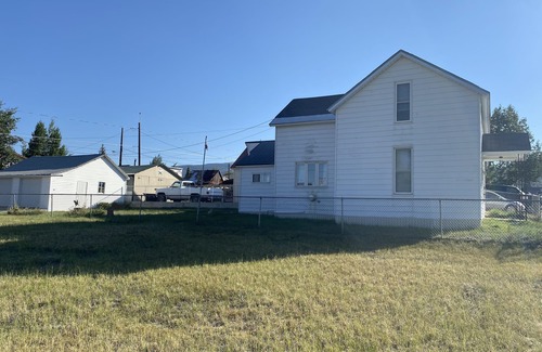 Leadville House | Pet friendly and close to the trails in the heart of downtown Leadville!