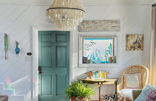 Lynchburg Apartment | Pet friendly and private carriage house