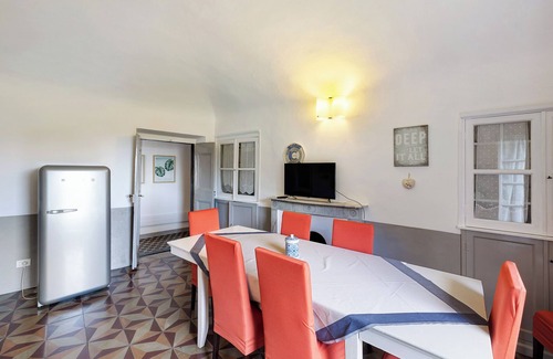 Finalborgo Apartment | Pet-Friendly Apartment Trilocale Ginevra with Mountain View, Balcony & Wi-Fi