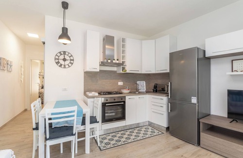 Trinita d'Agultu e Vignola Apartment | Pet-Friendly Apartment "Stella Marina Beach House" with Sea View