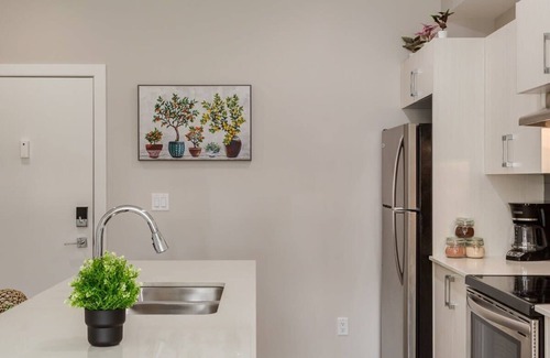Southwest Calgary Apartment | Pet Friendly Apartment w/Free Underground Parking