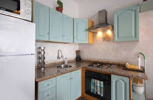 La Jaca Apartment | Pet-Friendly Apartment Piso Drago with Sea View, Garden & Wi-Fi