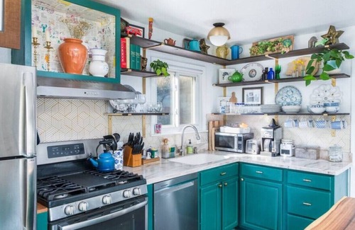 Idledale Cabin | Pet Friendly Artsy Cabin Near Red Rocks Evergreen