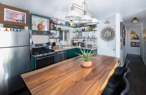 Idledale Cabin | Pet Friendly Artsy Cabin Near Red Rocks Evergreen