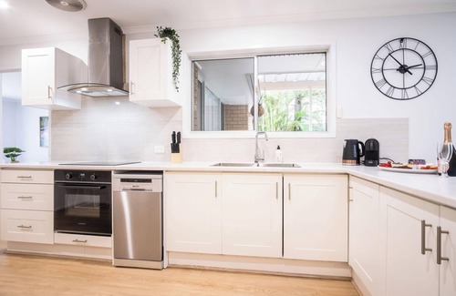 Battery Hill House | Pet Friendly Battery Hill Home away from Home