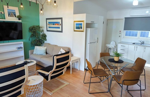 Tootgarook House | Pet friendly beach home #2 - 250m flat walk to beach & Capel Sound boat launch