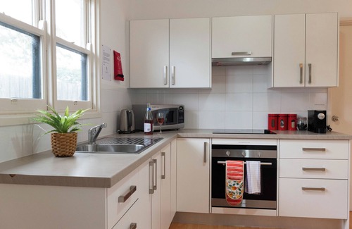 Tootgarook House | Pet friendly beach home #2 - 250m flat walk to beach & Capel Sound boat launch