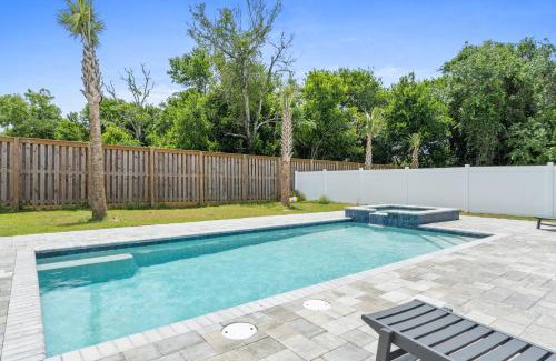 Laguna Beach House | Pet Friendly Beach House - Totally Beachin by Panhandle Getaways