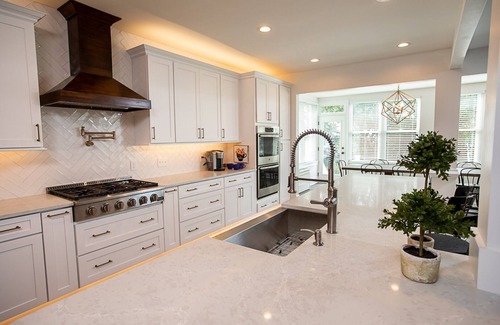 Isle of Palms House | PET FRIENDLY! Beautiful Beach Oasis, Huge Open Floor Plan! Sleeps 14! POOL-