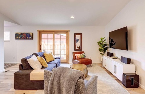 River West House | Pet-Friendly Bend Rental, Walk to Galveston Ave!