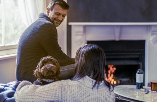 Mount Victoria House | Pet-Friendly Blue Mountains Cottage with Indoor Fireplace